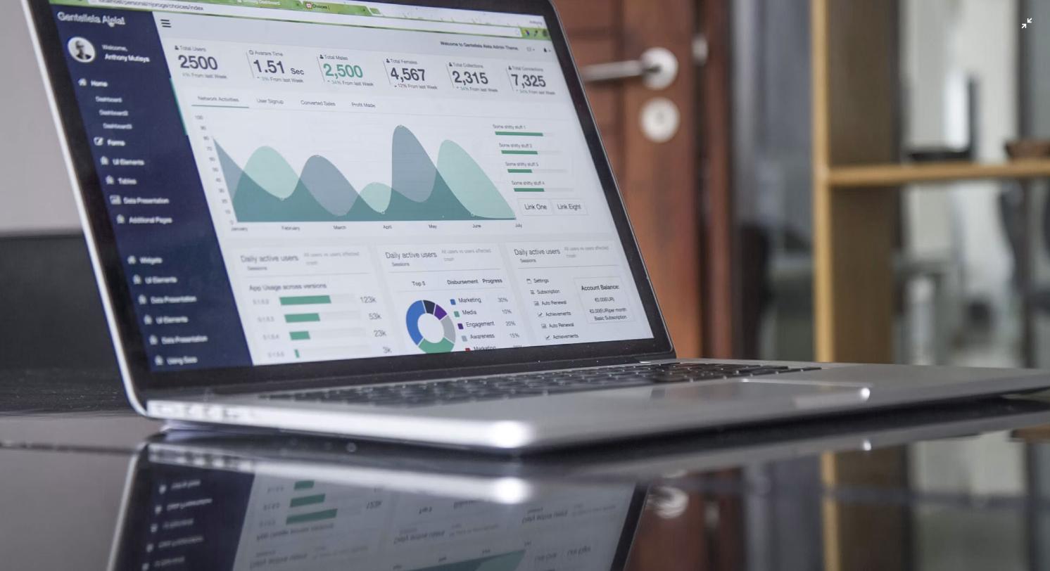 Análisis de información financiera en panel de datos
